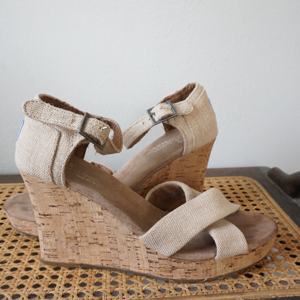 TOMS tan cork wedges